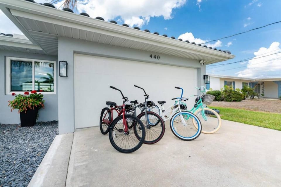 Villa Capri Waterfront with Heated Pool House in Punta Gorda