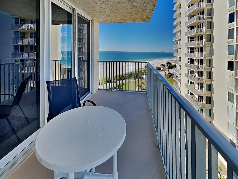 Day, Summer, View (from property/room), Balcony/Terrace, Seating area, Beach, Sea view