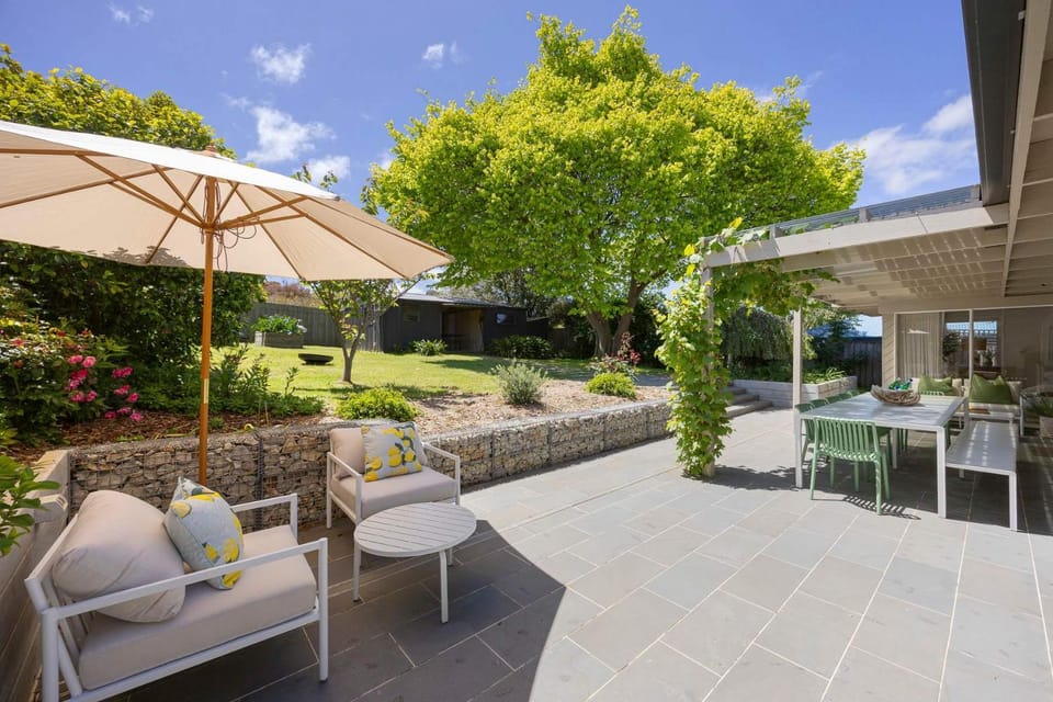 Azure Allure Tranquil Balnarring Comfort House in Balnarring
