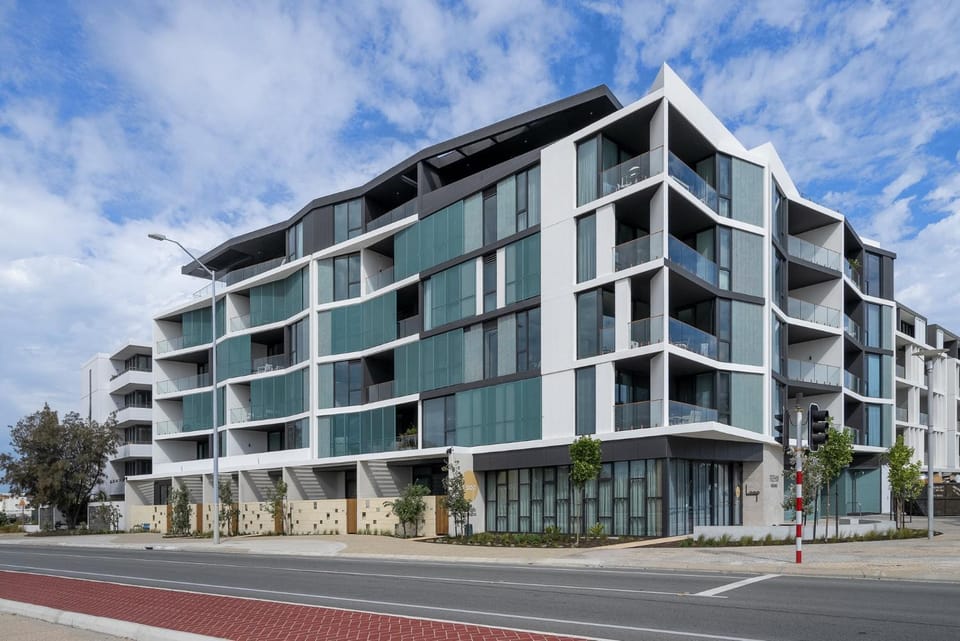 Coastal Apartment with Rooftop Pool Apartment in North Fremantle