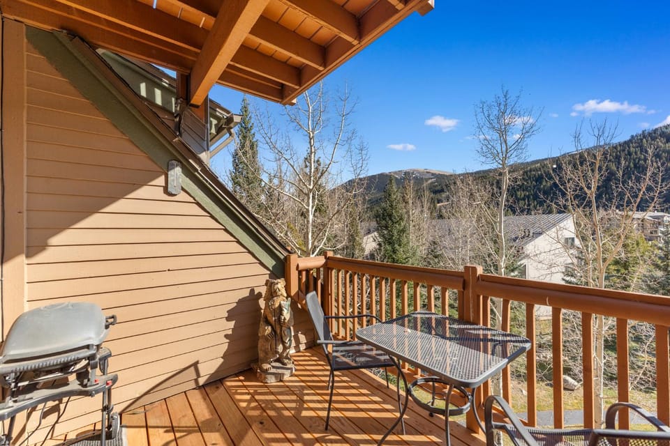Day, Natural landscape, BBQ facilities, Balcony/Terrace, Seating area, Dining area, Mountain view, furniture