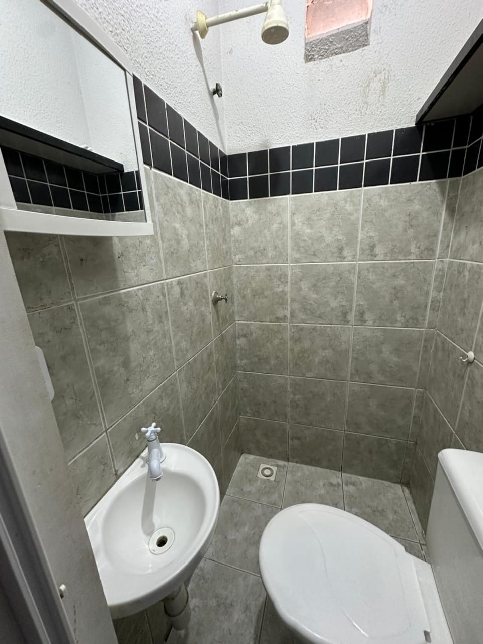 Shower, Toilet, Bathroom, Bath