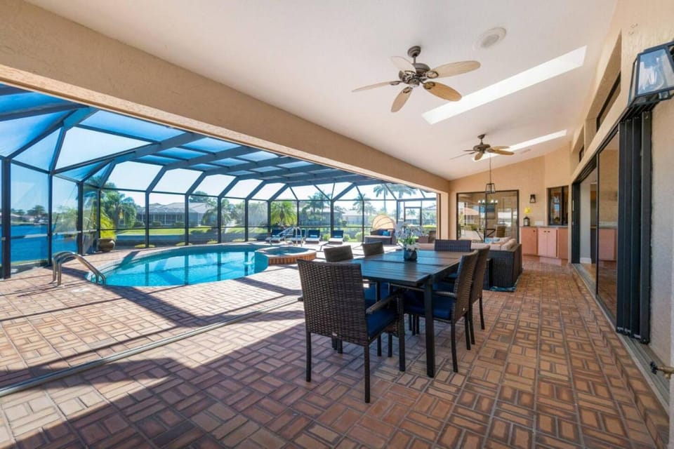 Waterfront Villa with Heated Pool & Spa House in Punta Gorda