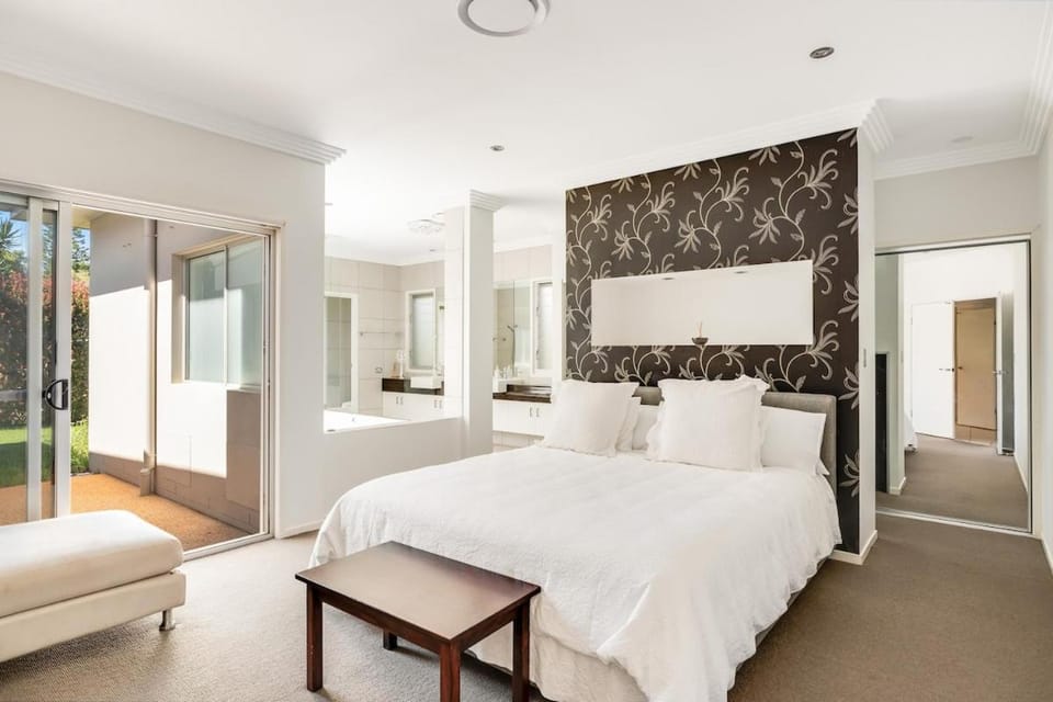 Sophistication & Style Near Gabbinbar! House in Toowoomba