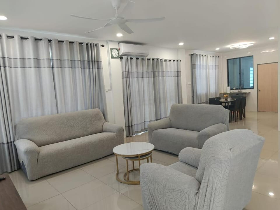 V Love Homestay House in Kuching