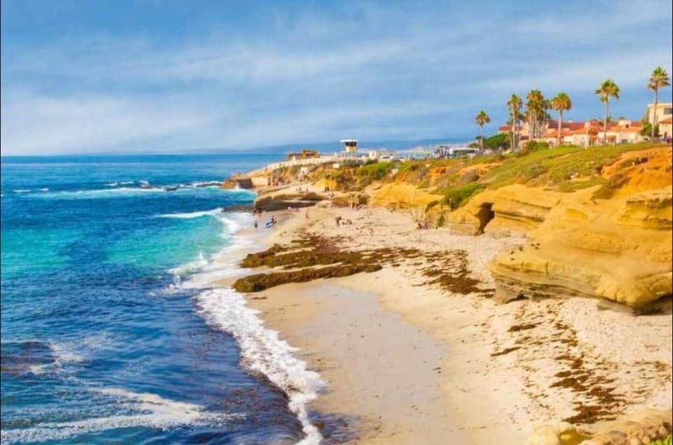 Ocean front luxury condo with sunset views House in La Jolla