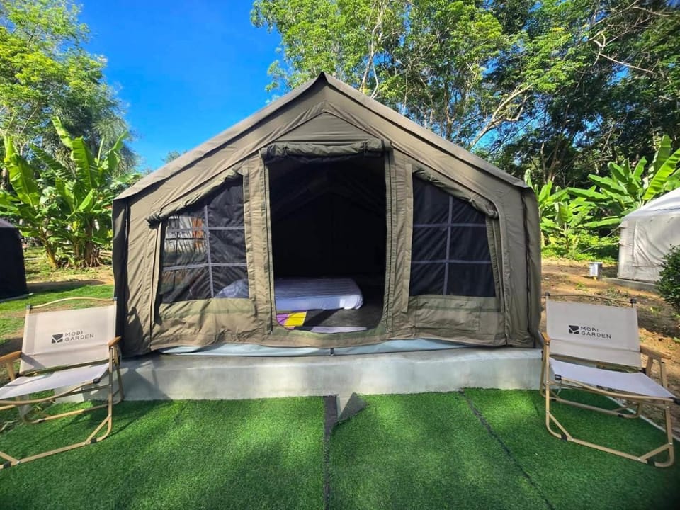 Chanjao restaurant & Bar at Koh Mook Luxury tent in Thailand