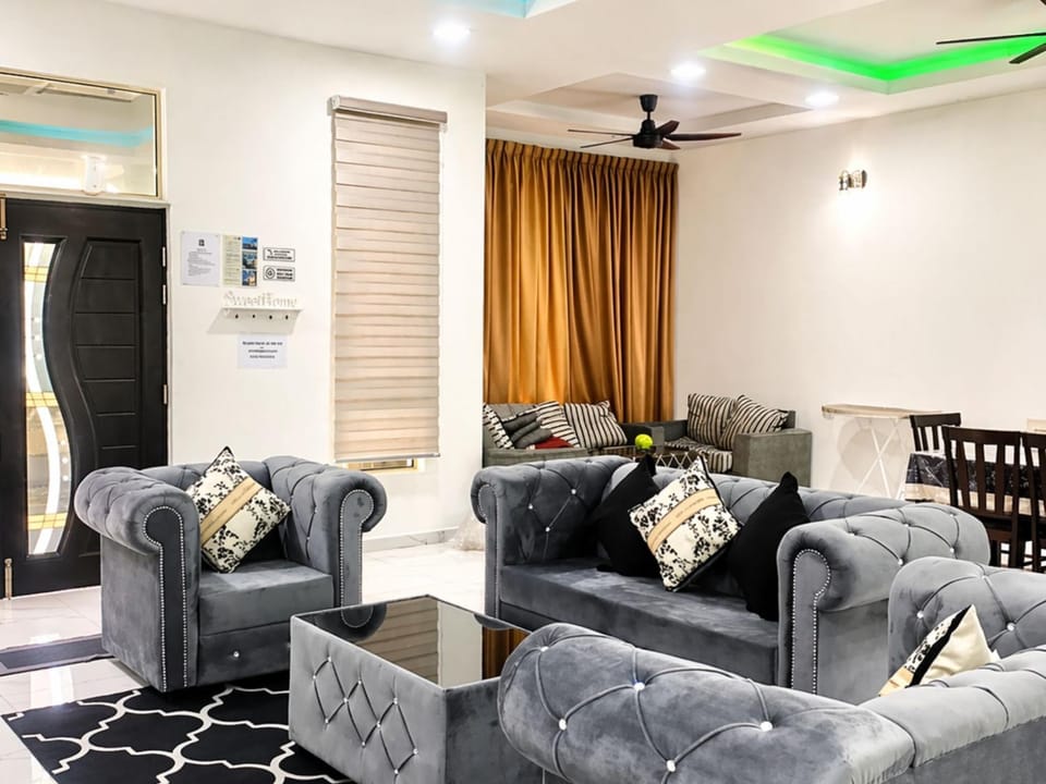 Hijrah De La Villa Parit Buntar Nibong Tebal Penang Villa in Penang