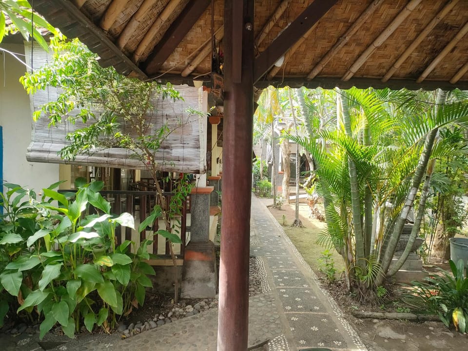 Dhita Dive Bungalow Hotel in Abang