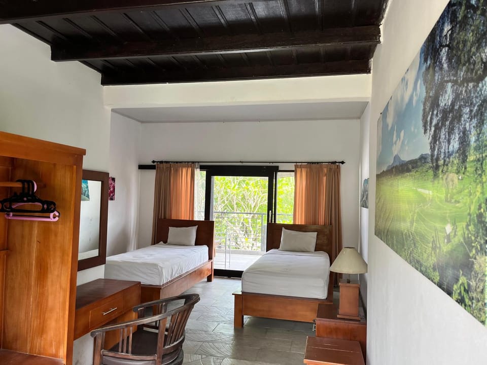 Dhita Dive Bungalow Hotel in Abang