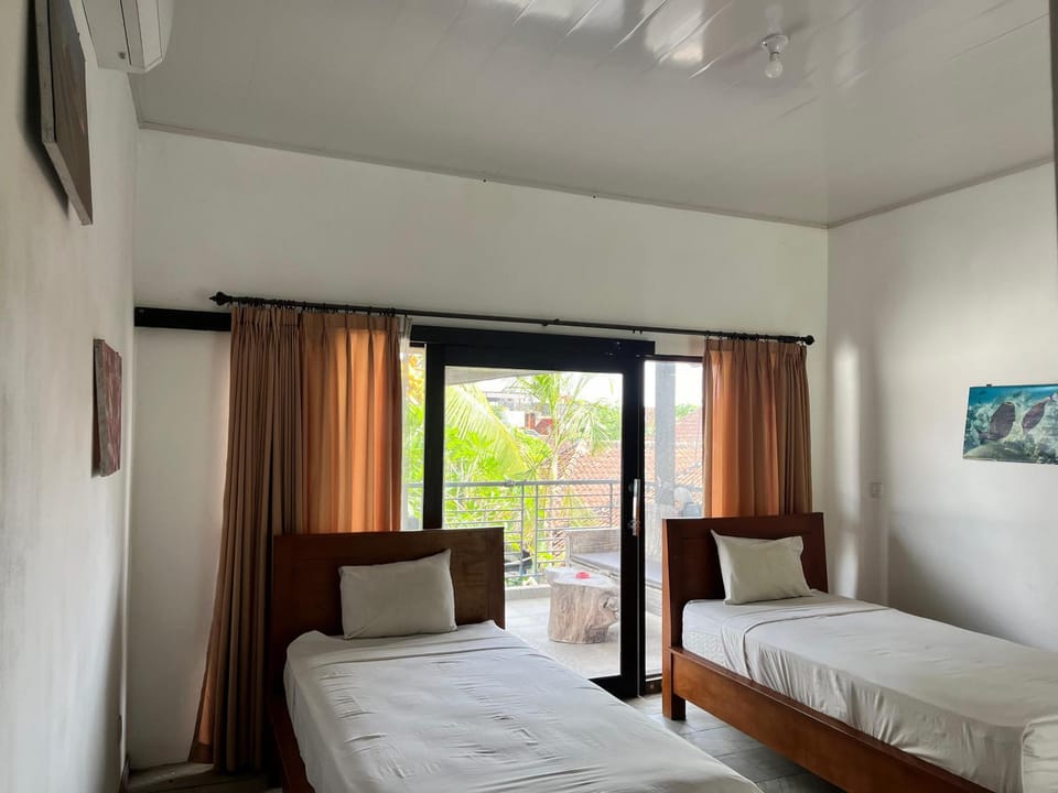Dhita Dive Bungalow Hotel in Abang