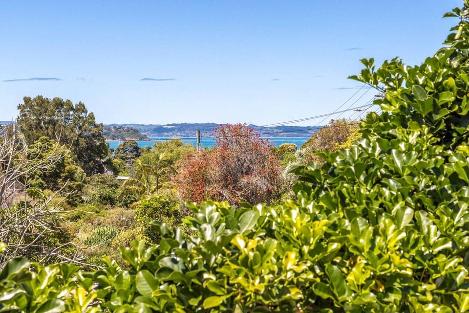 Casa Sol - Central Oneroa Retreat House in Auckland Region