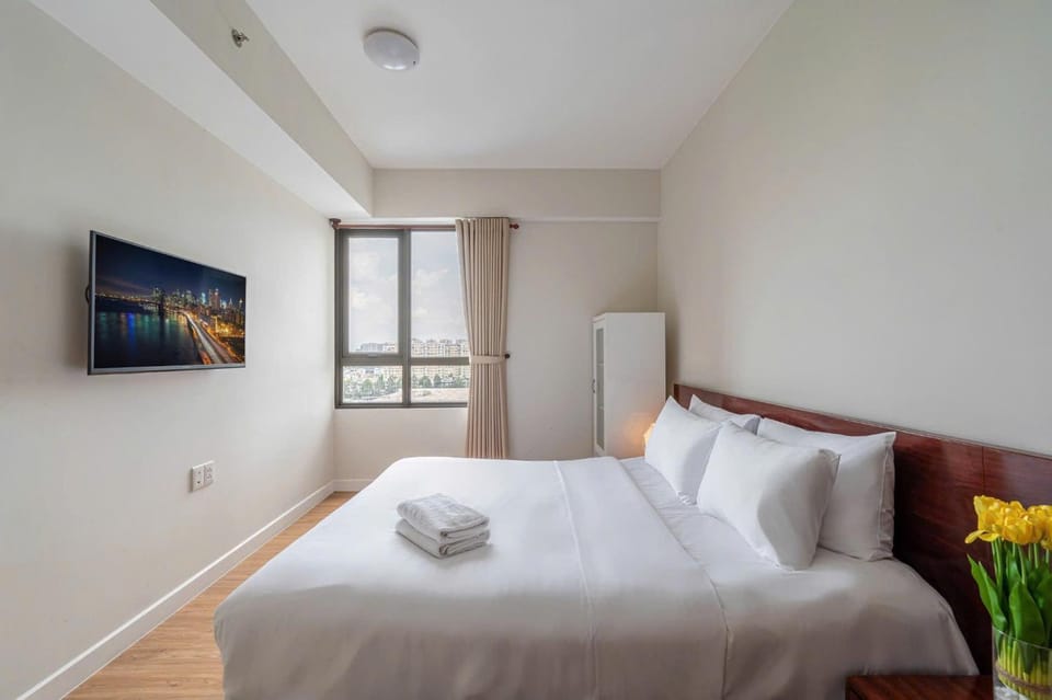 Bed, TV and multimedia, Photo of the whole room, Bedroom, towels
