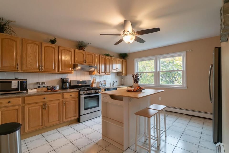 The Boulevard Stay! 25 mins to NYC! Spacious 2BR! Apartment in Harrison