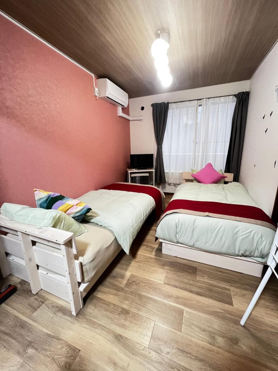 Bedroom, air conditioner
