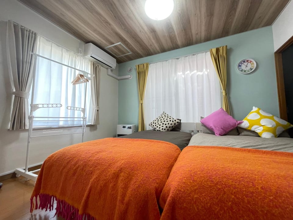 Bedroom, air conditioner