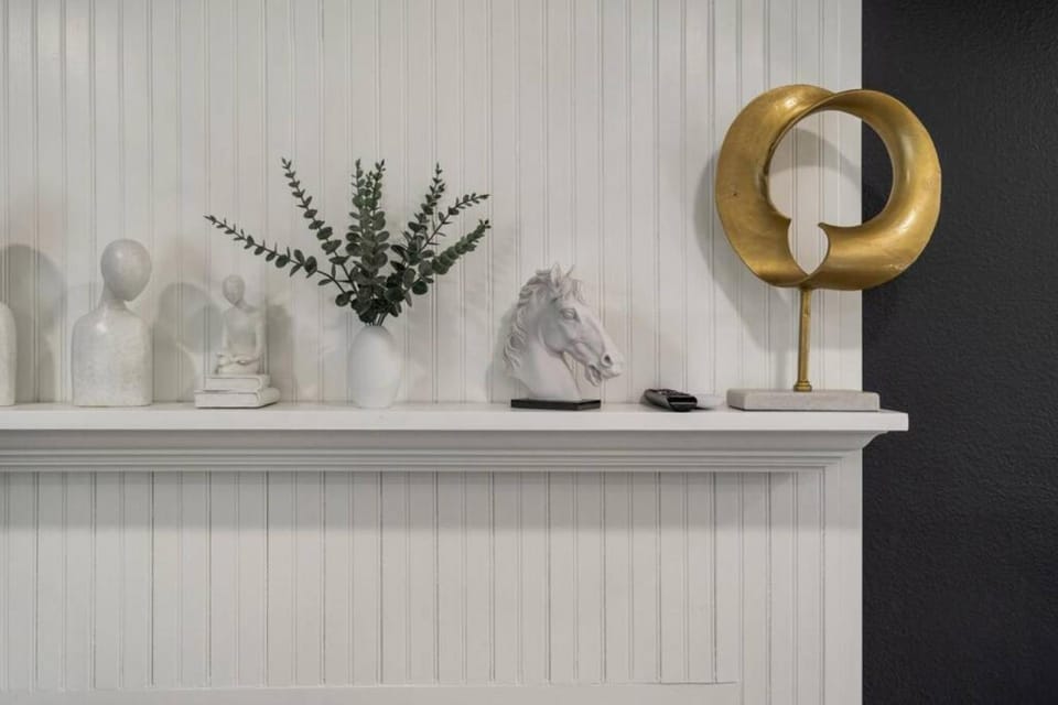 Serene Group Getaway Prime Location House in Paine Lake Stickney