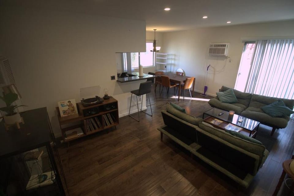 Charming 1-bedroom apartment in amazing Palms, Los Angeles with AC, Parking Apartment in Culver City