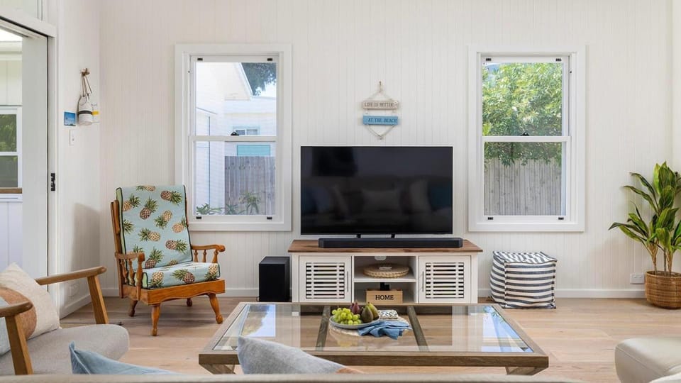 Shoal Bay Beach House & Garden Suite - 200m to iconic beach House in Shoal Bay