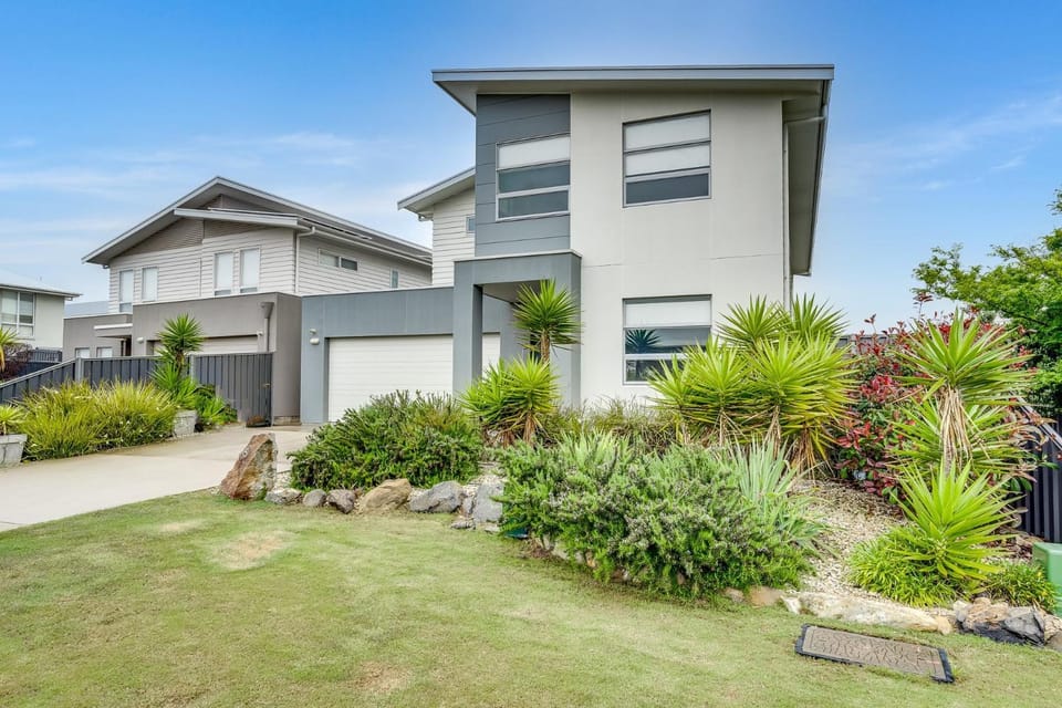 5 Chiton Ct Luxury Coastal Escape Near Boomer Beach Luxury Holiday Accommodation in Port Elliot with Ocean Views House in Port Elliot