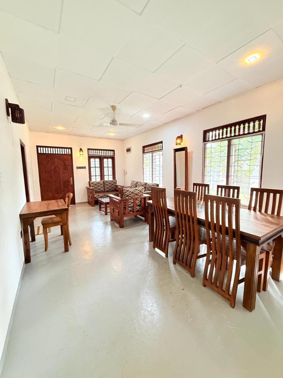 Property building, Lobby or reception, Dining area