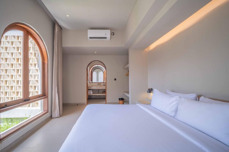 Bed, Bedroom, air conditioner