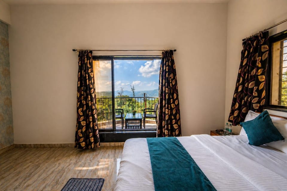 Bed, Natural landscape, View (from property/room), Balcony/Terrace, Photo of the whole room, Bedroom, Mountain view