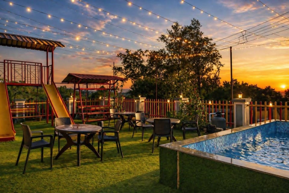 Patio, Day, Natural landscape, Garden, Garden view, Pool view, Swimming pool, Sunrise, Sunset, sunbed