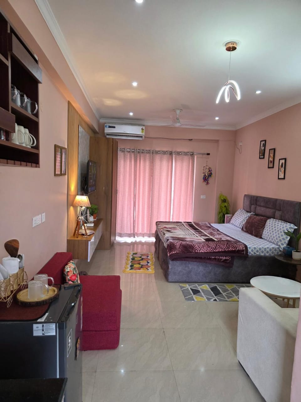 Living room, Photo of the whole room