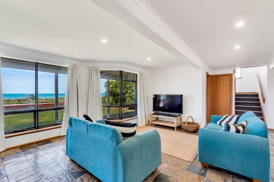 Middleton - Absolute Beachfront - Wi-Fi and Linen Included House in Middleton