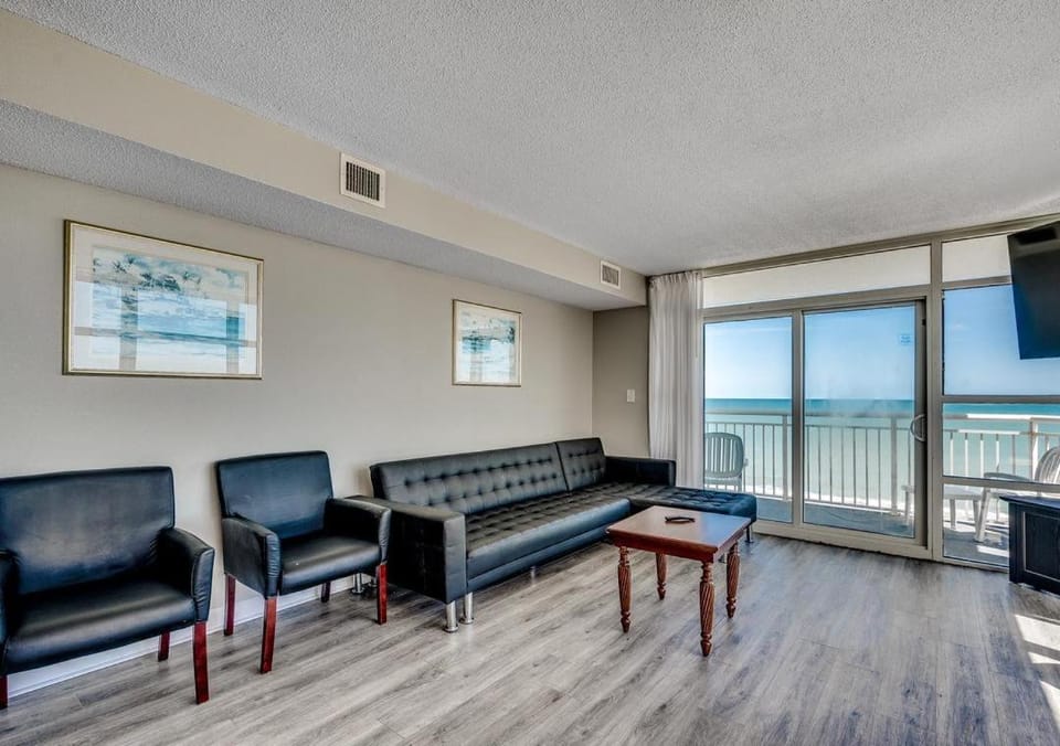 Natural landscape, TV and multimedia, View (from property/room), Balcony/Terrace, Living room, Seating area, Beach, Evening entertainment, Sea view