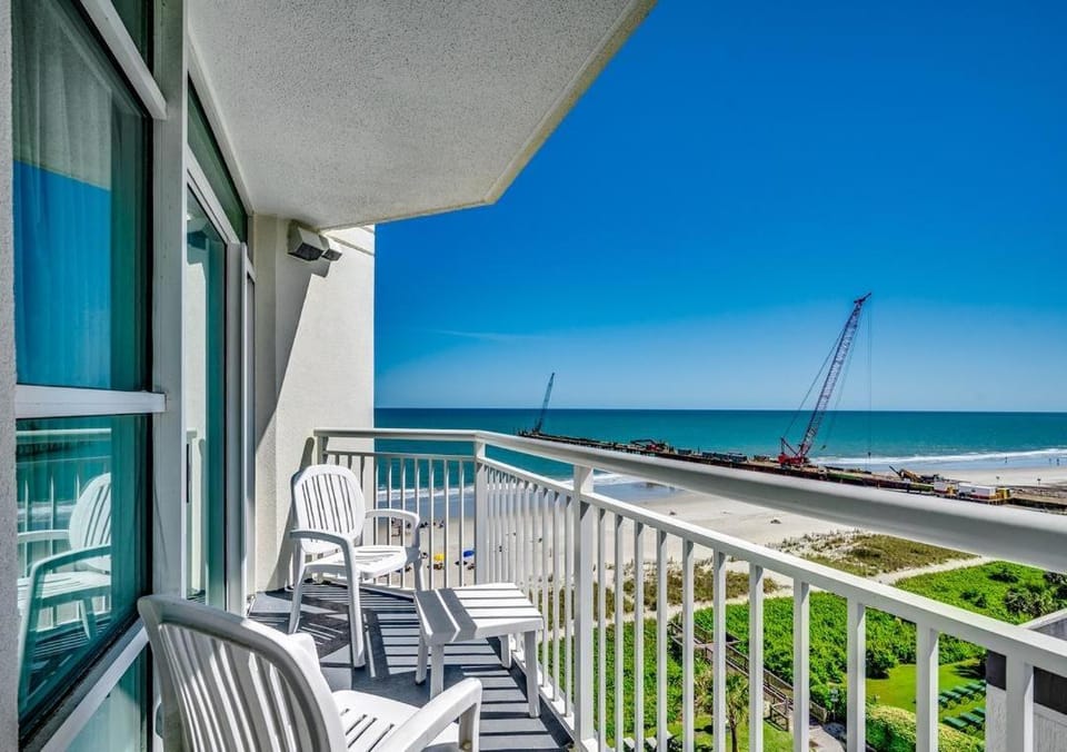 Patio, Day, Natural landscape, View (from property/room), Balcony/Terrace, Seating area, Sea view