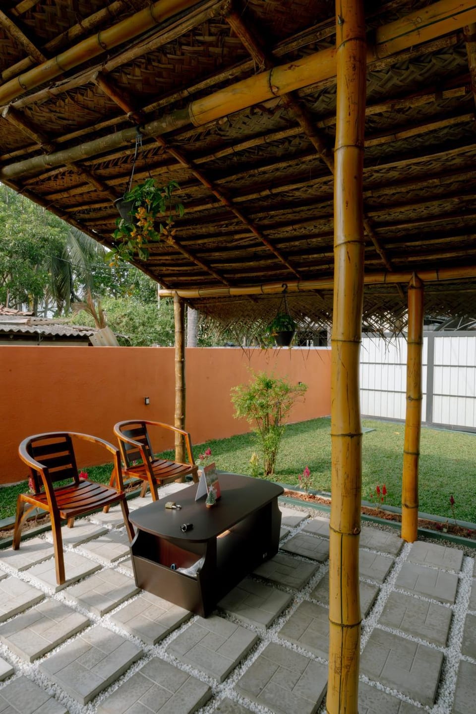 Garden, Seating area, Garden view