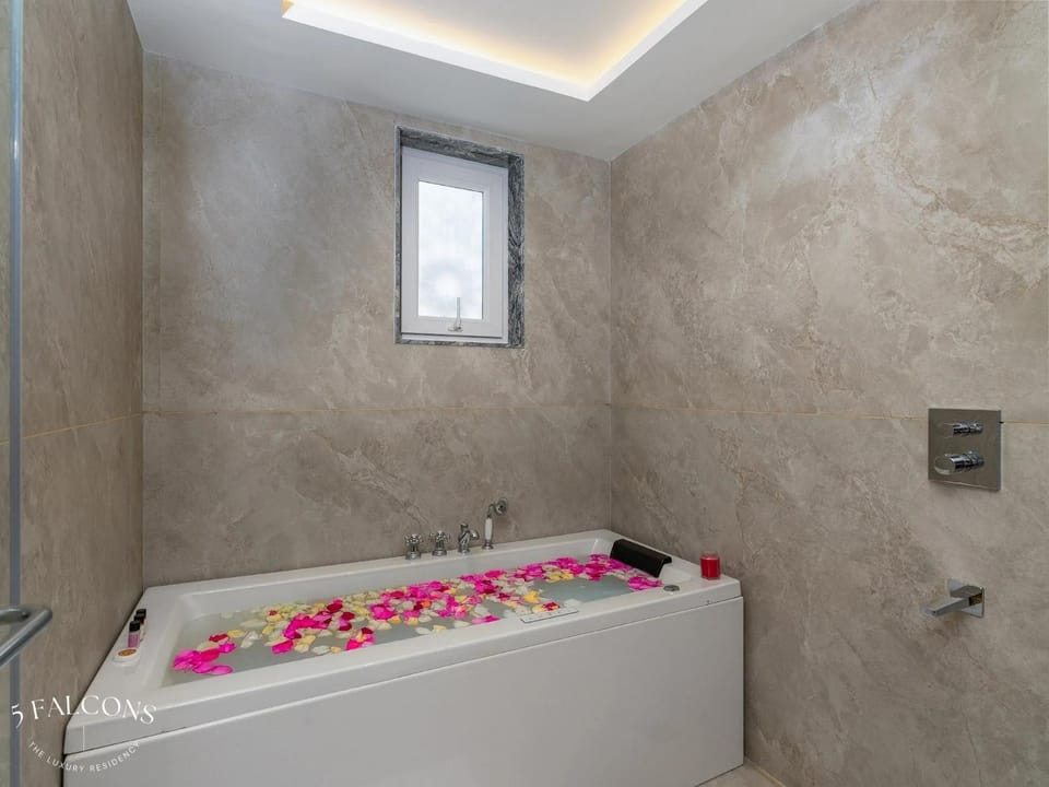 Bathroom, Bath