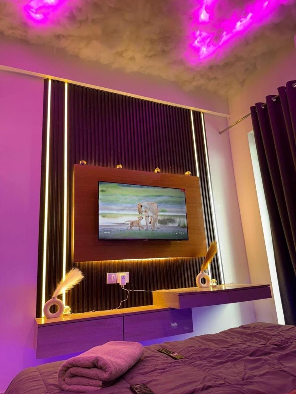 Cloudy Light Room Sk Studio 10hours Homestay Apartment in Noida