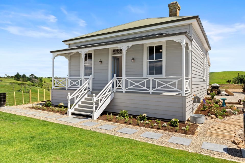 Property building, Spring, Day, Garden, Garden view