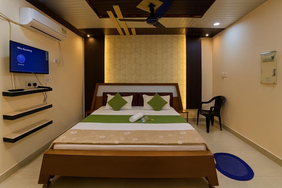Photo of the whole room, Bedroom, air conditioner