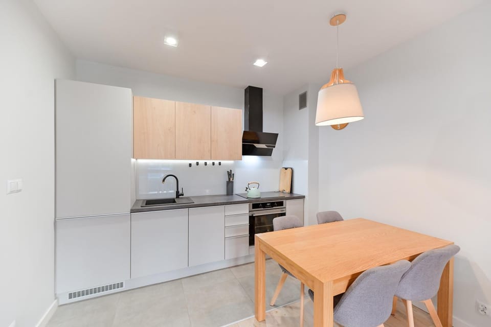 Coffee/tea facilities, Kitchen or kitchenette, stove