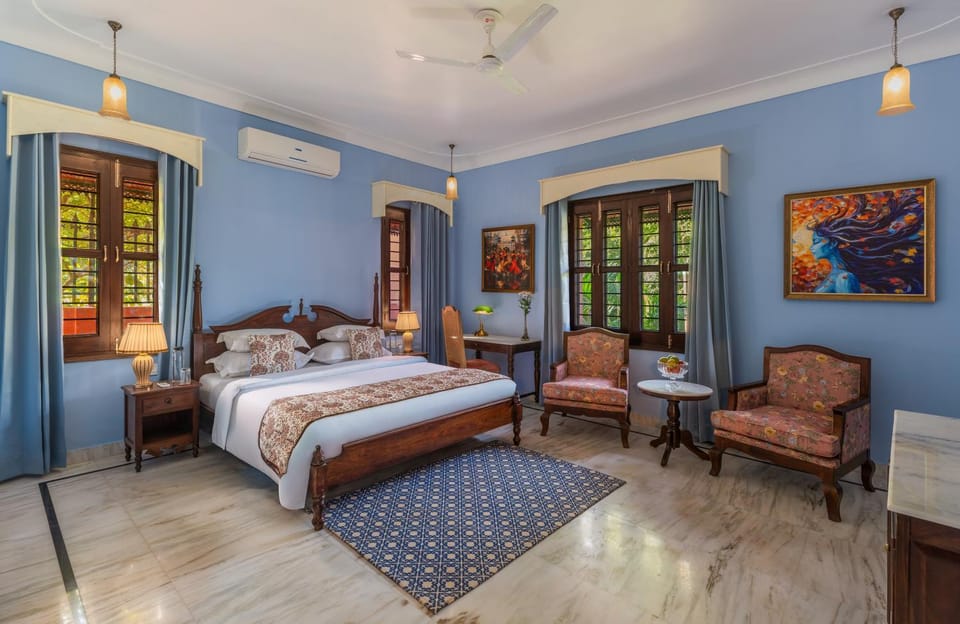 Seating area, Bedroom