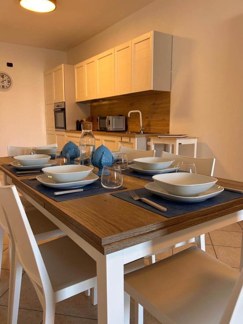 Dining area, kitchen