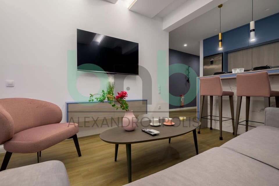 TV and multimedia, Kitchen or kitchenette, Living room, Photo of the whole room, Seating area