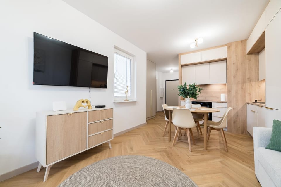 Communal lounge/ TV room, TV and multimedia, Kitchen or kitchenette, Living room, Seating area, Dining area, Evening entertainment
