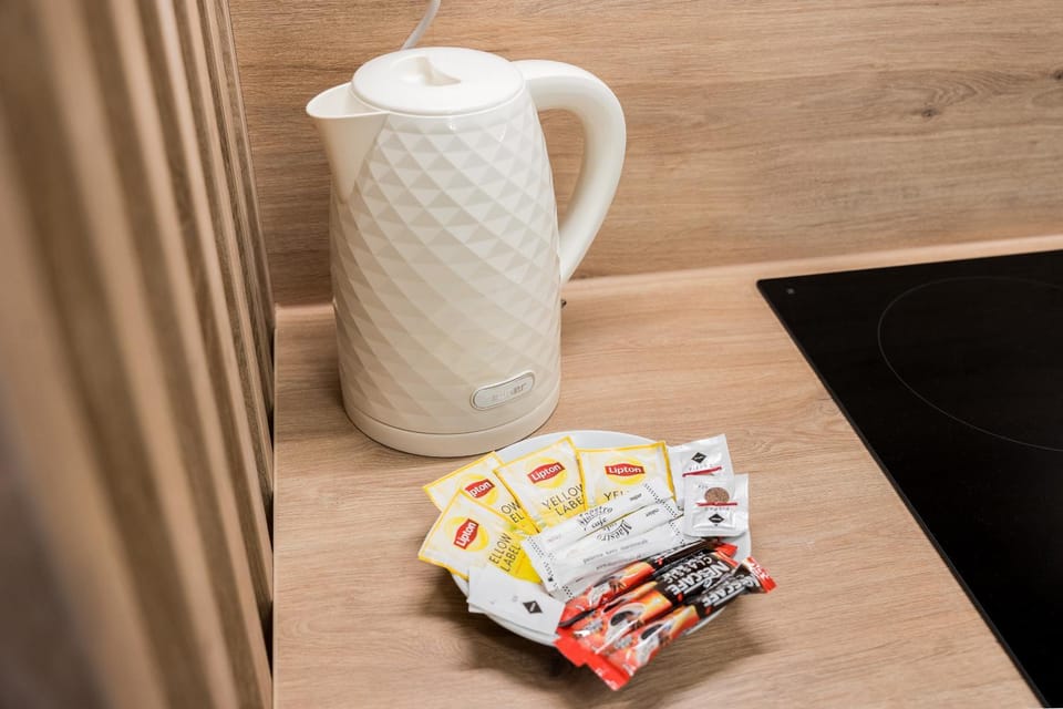 Coffee/tea facilities, Food and drinks