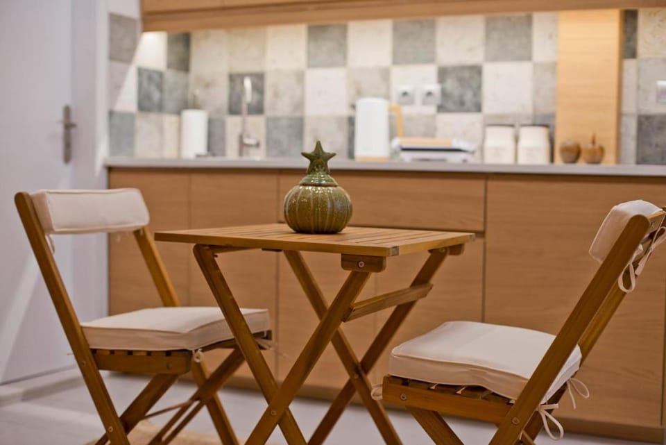 Alex Guesthouse Stylish Studio near the Sea Apartment in Pireas