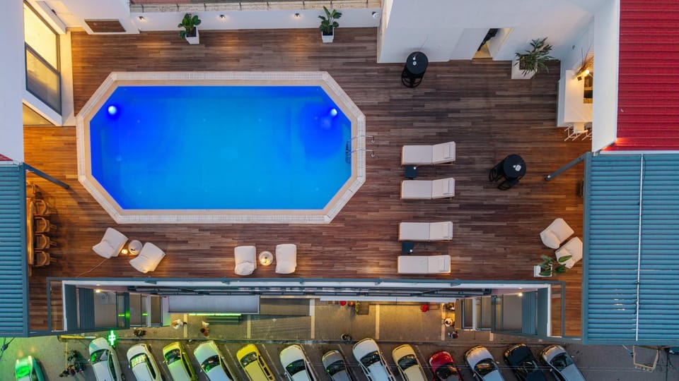 Swimming pool