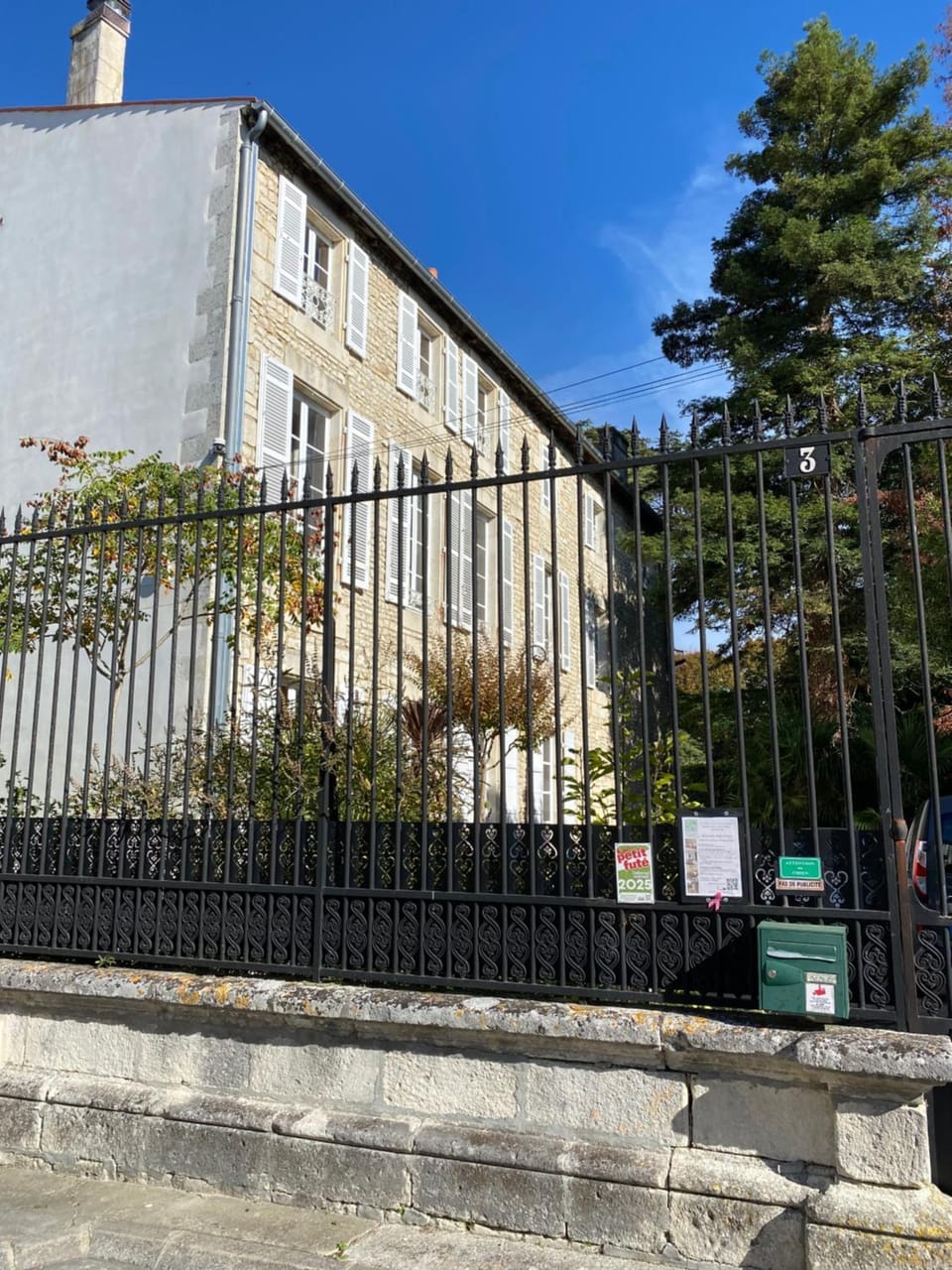 Property building, Facade/entrance