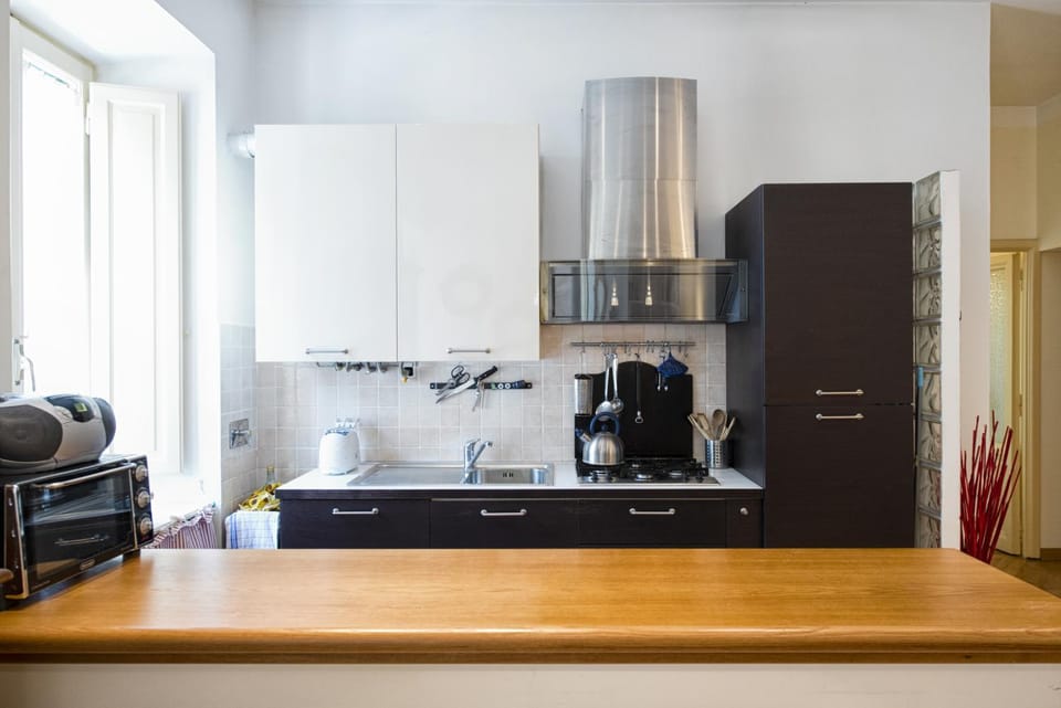 Day, Kitchen or kitchenette