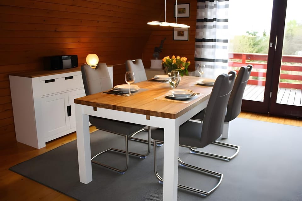 Property building, Kitchen or kitchenette, Living room