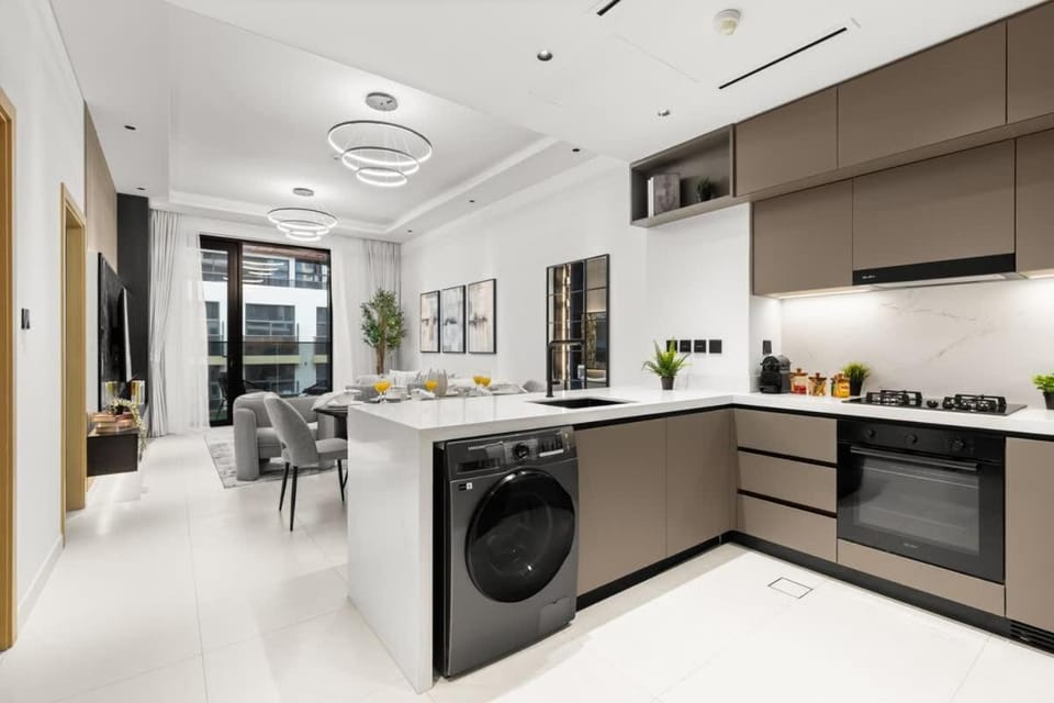 Stylish 2 Bedrooms, Pool, Gym & Family-Friendly Apartment in Dubai