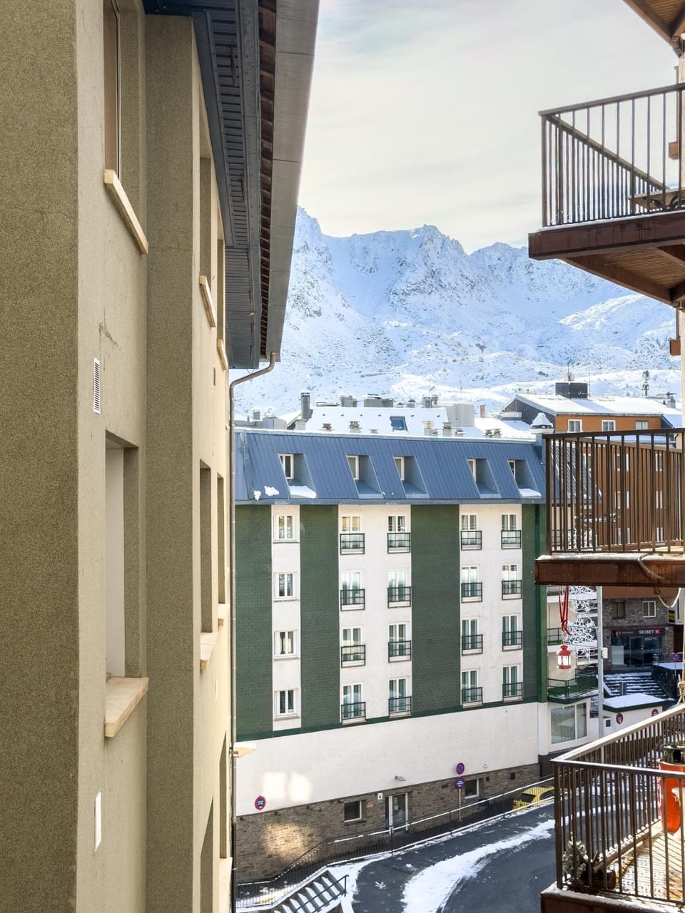 Winter, View (from property/room), City view, Mountain view